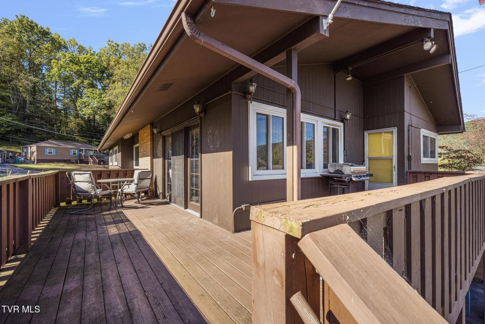 Photo #3: 317 Simmons Avenue