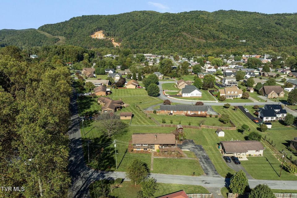 Photo #7: 317 Simmons Avenue