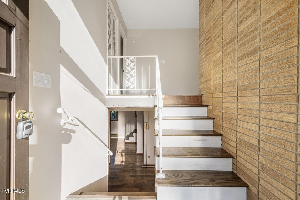 Photo #11: 317 Simmons Avenue