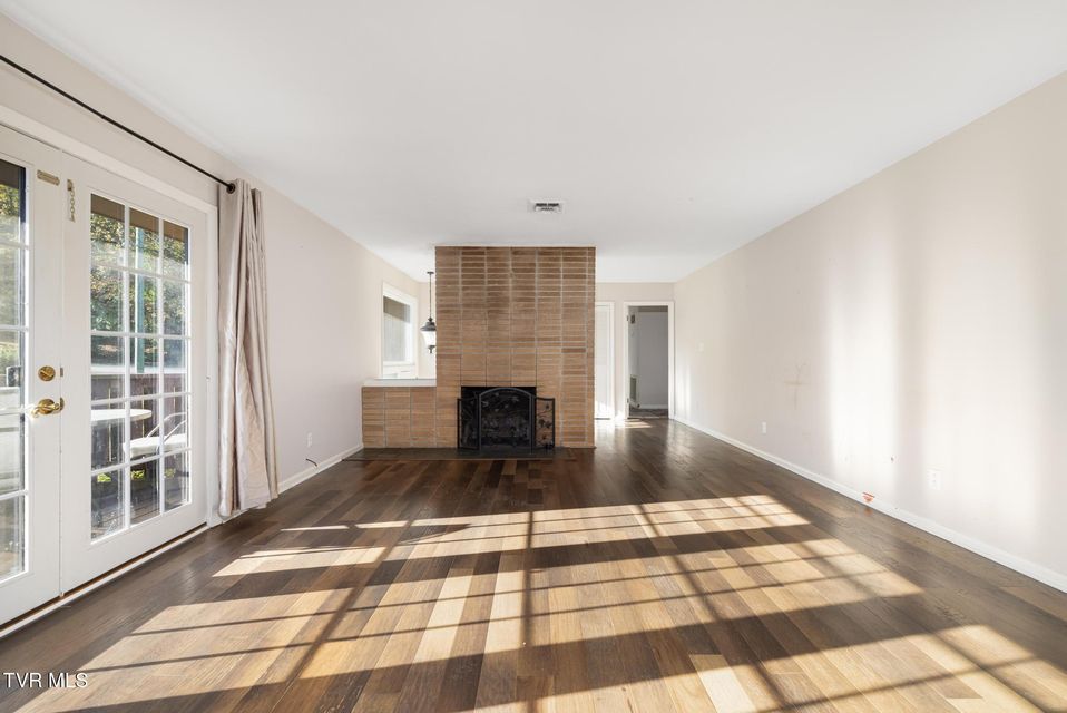 Photo #15: 317 Simmons Avenue