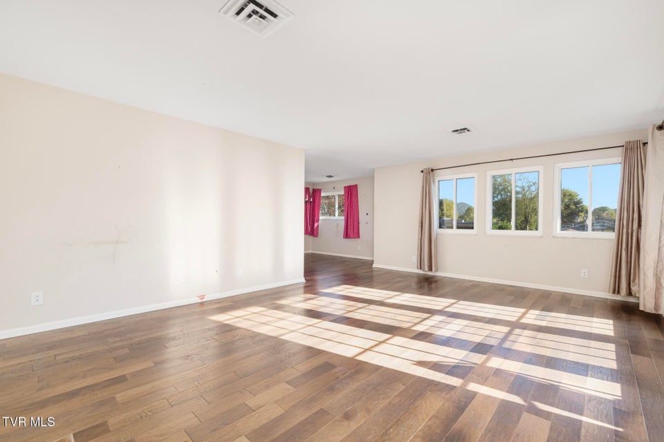 Photo #16: 317 Simmons Avenue