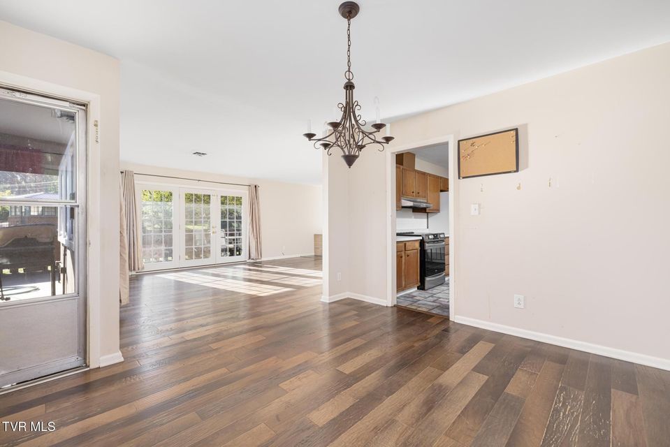 Photo #18: 317 Simmons Avenue