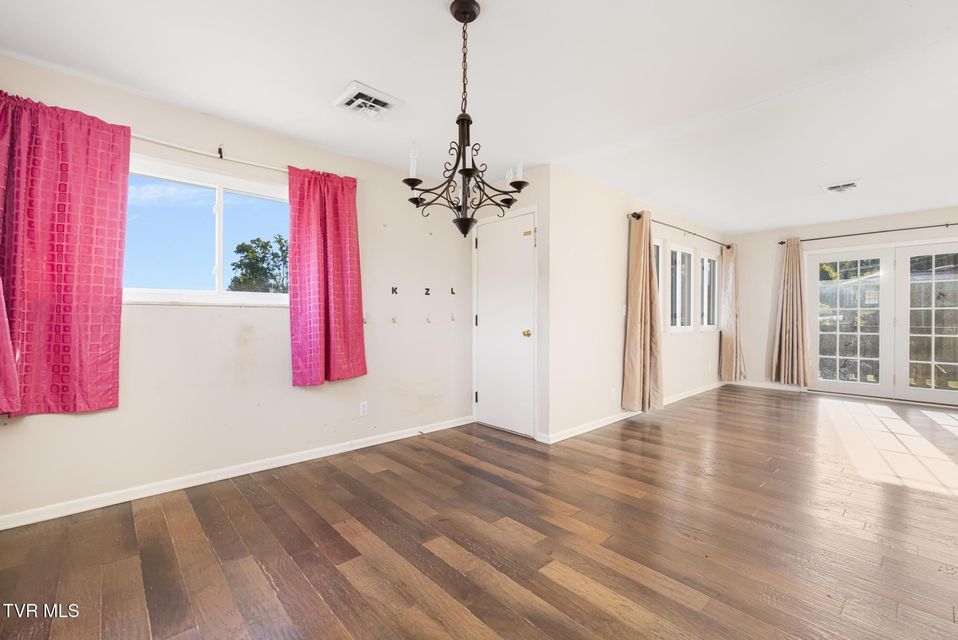 Photo #19: 317 Simmons Avenue