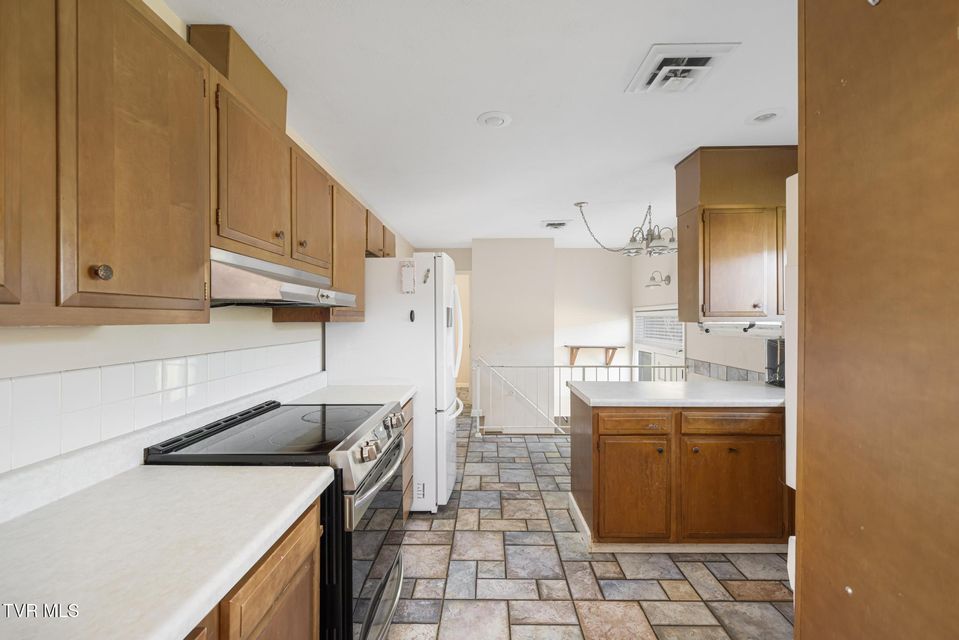 Photo #20: 317 Simmons Avenue