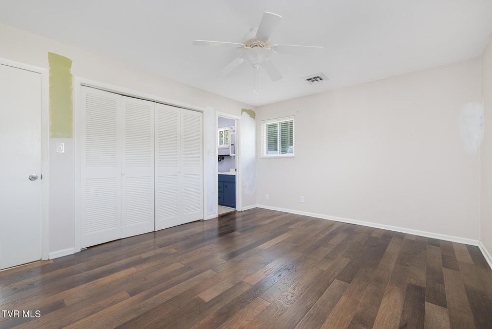 Photo #29: 317 Simmons Avenue