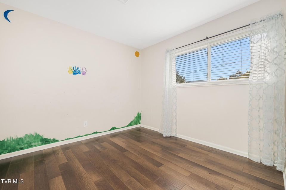 Photo #31: 317 Simmons Avenue