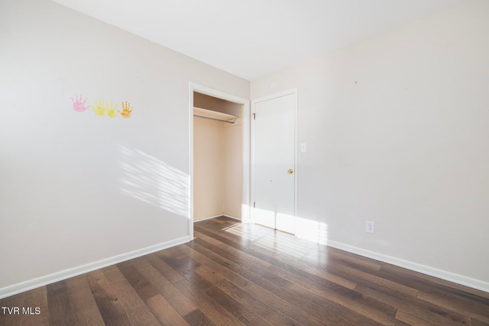 Photo #32: 317 Simmons Avenue