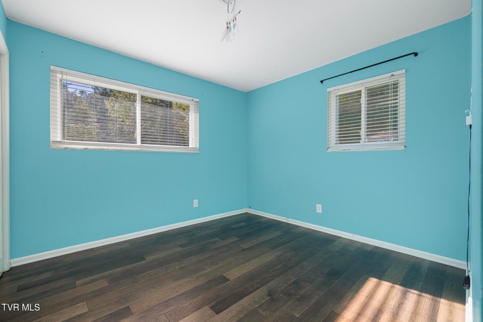 Photo #33: 317 Simmons Avenue