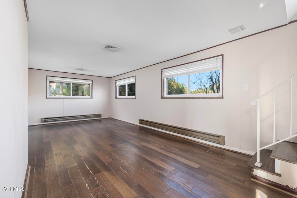 Photo #36: 317 Simmons Avenue