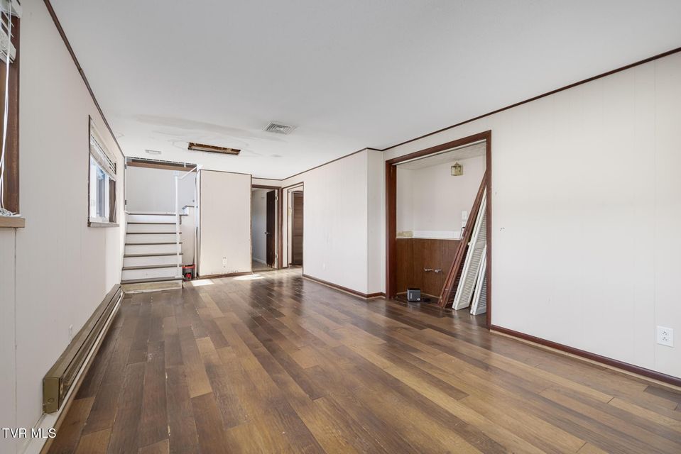 Photo #38: 317 Simmons Avenue