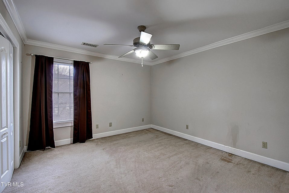 Photo #31: 1000 Quail Run