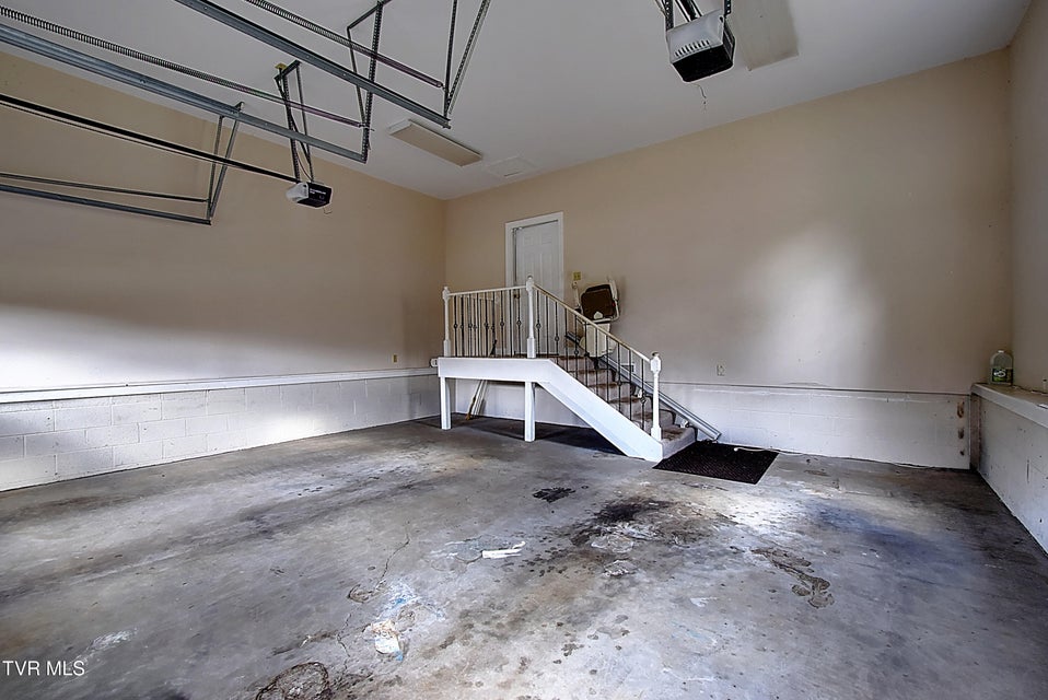 Photo #38: 1000 Quail Run