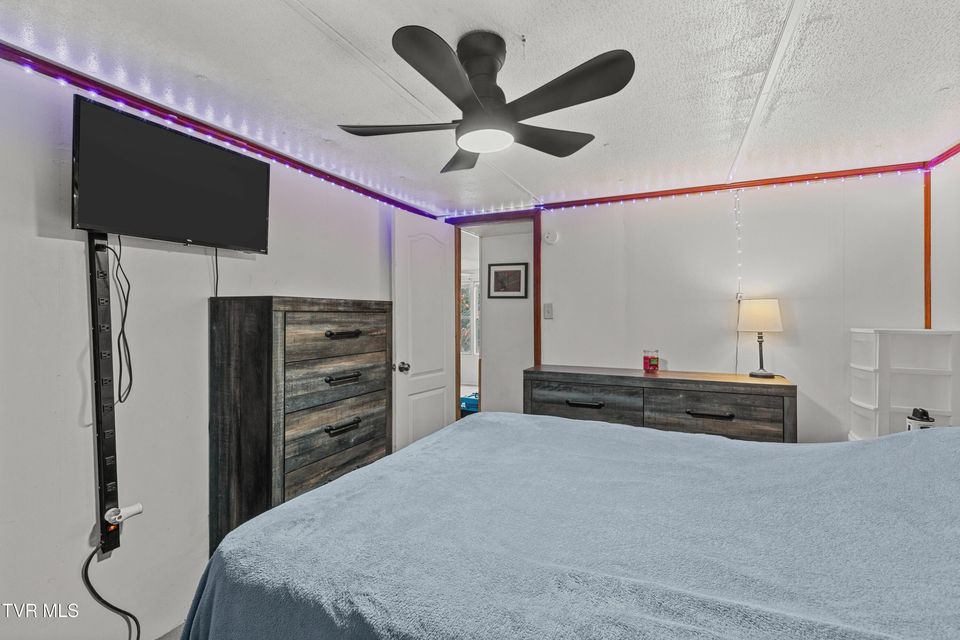 Photo #32: 341 Shumate Drive