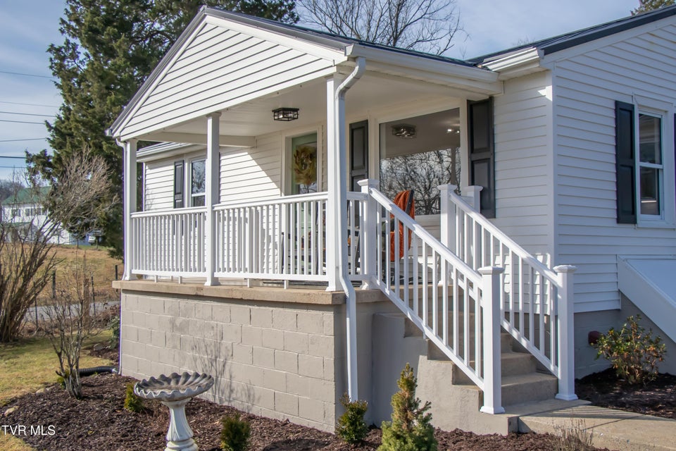 Photo #26: 2111 Island Road