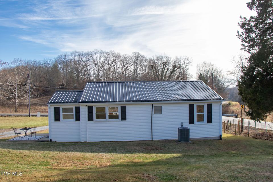 Photo #34: 2111 Island Road