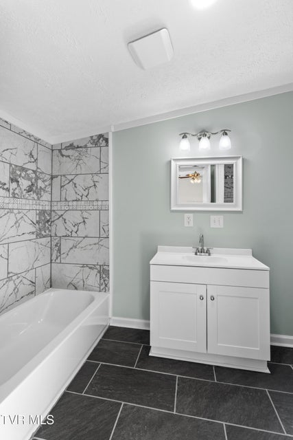 Photo #16: 120 Hensley Loop 