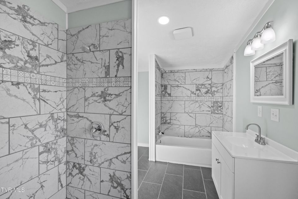 Photo #17: 120 Hensley Loop 