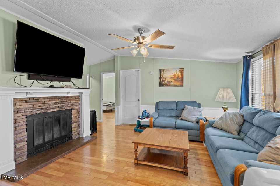 Photo #7: 921 Rocky Summit Road