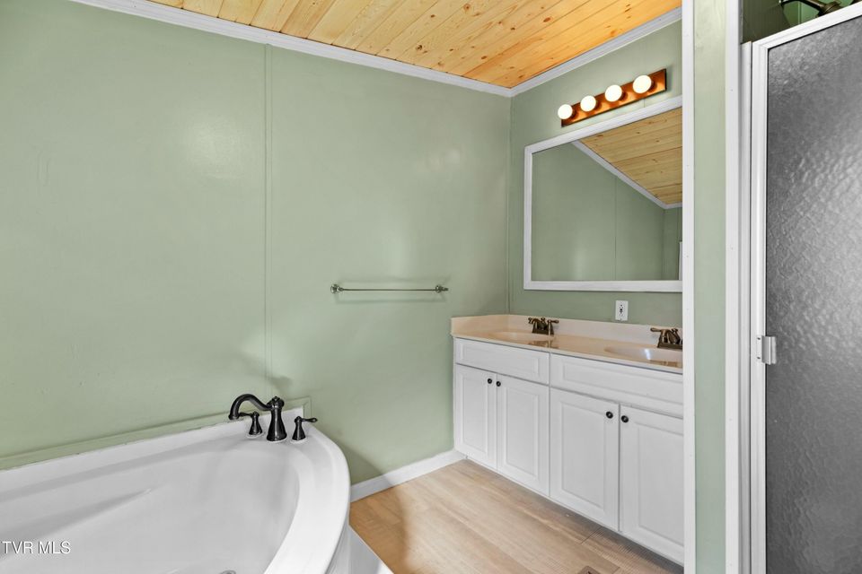 Photo #12: 921 Rocky Summit Road