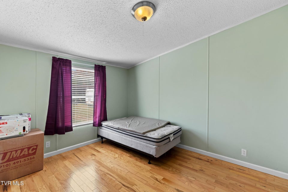 Photo #15: 921 Rocky Summit Road