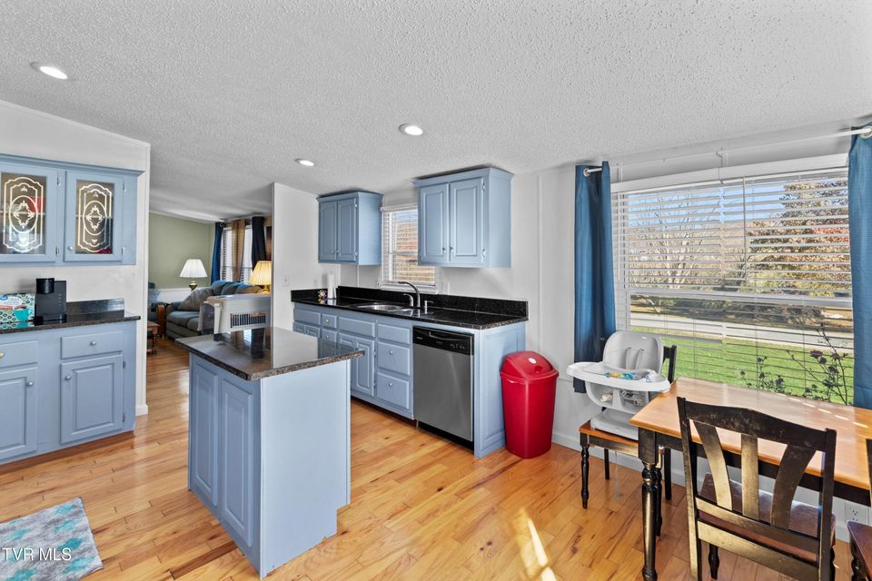 Photo #21: 921 Rocky Summit Road