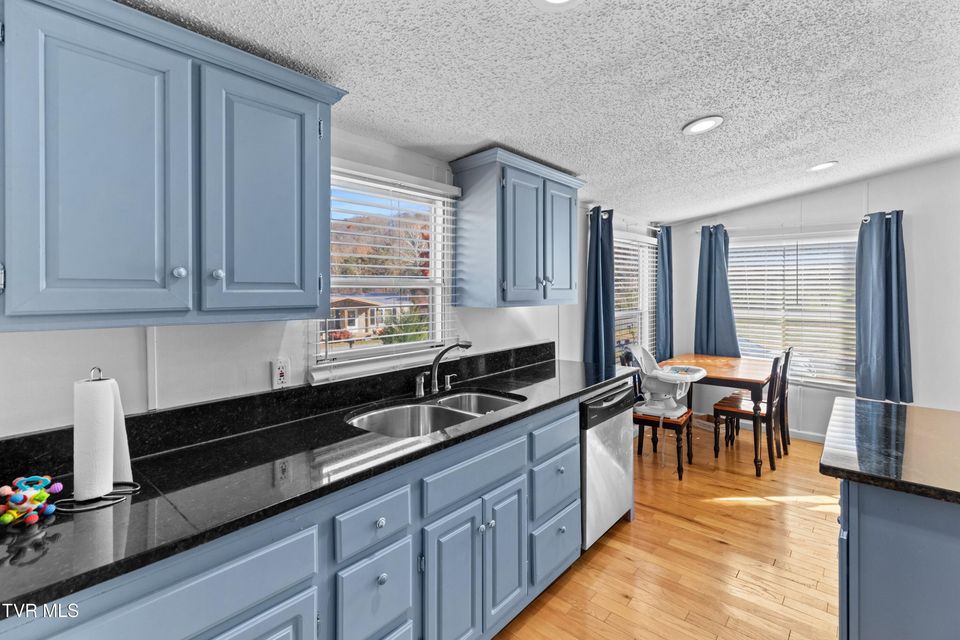 Photo #24: 921 Rocky Summit Road