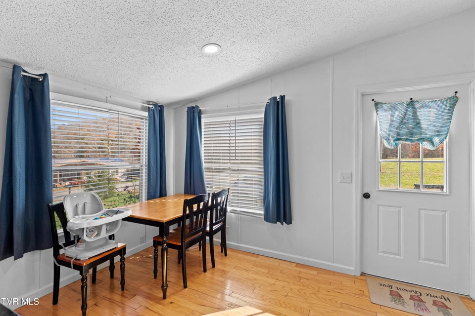 Photo #25: 921 Rocky Summit Road