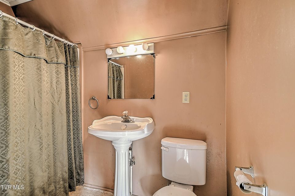 Photo #26: 1363 Highway 91 