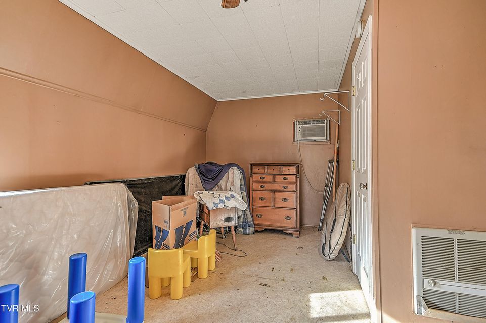 Photo #27: 1363 Highway 91 