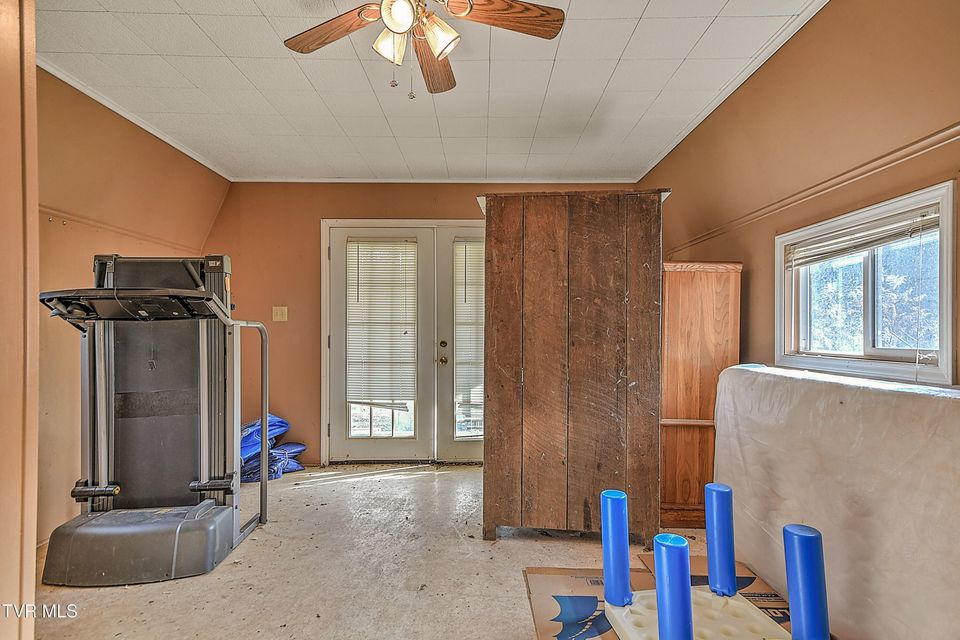 Photo #28: 1363 Highway 91 