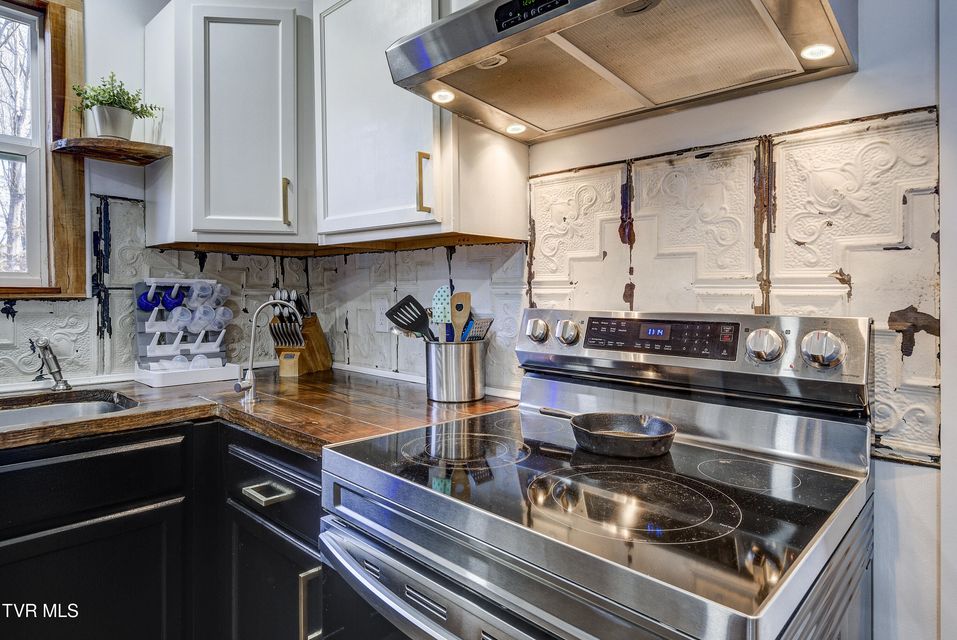 Photo #16: 238 Old Embreeville Road