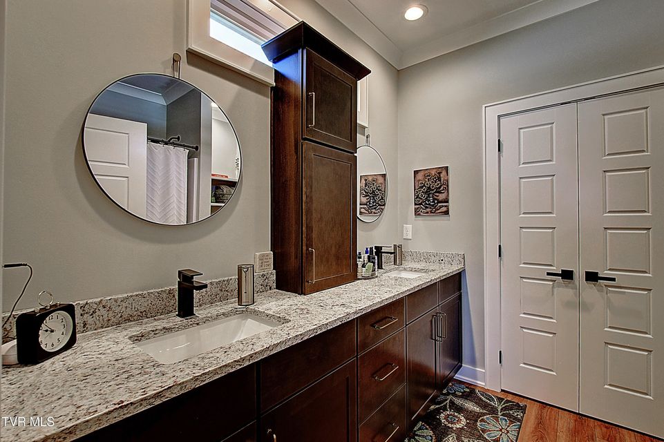 Photo #18: 125 Lynn Road