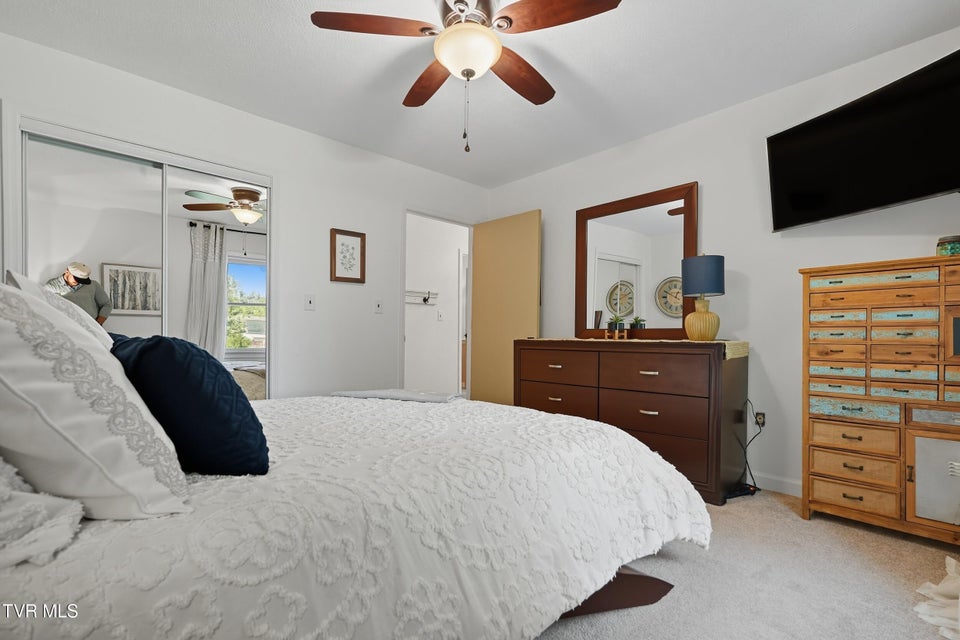 Photo #17: 6140 Hodges Street