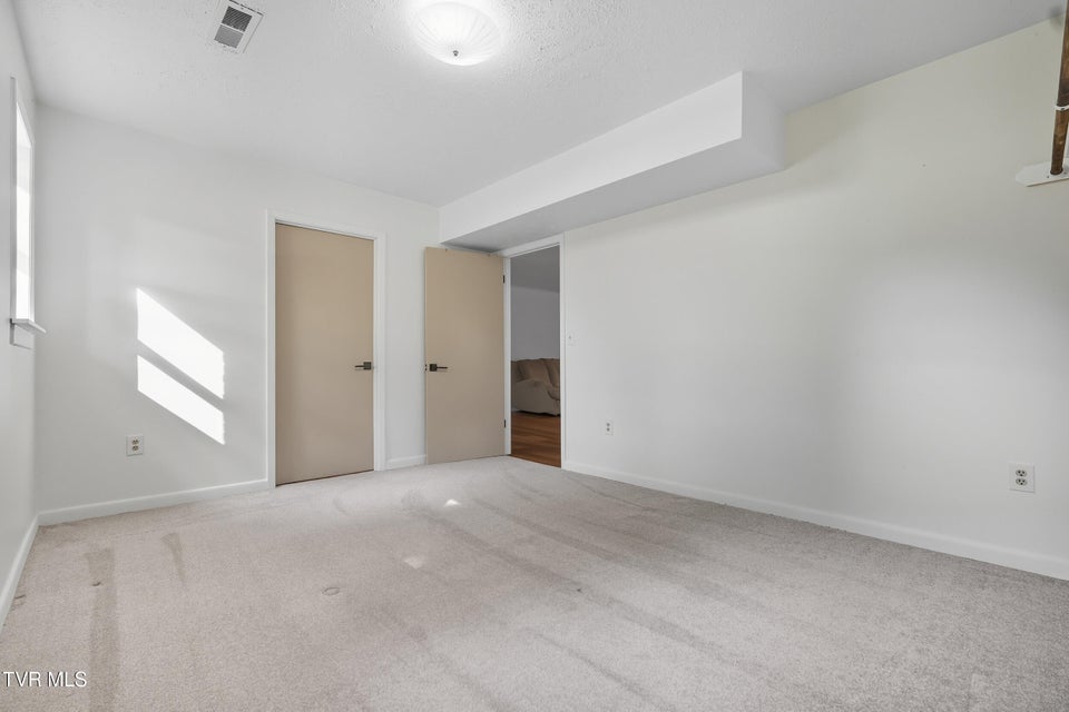 Photo #43: 6140 Hodges Street