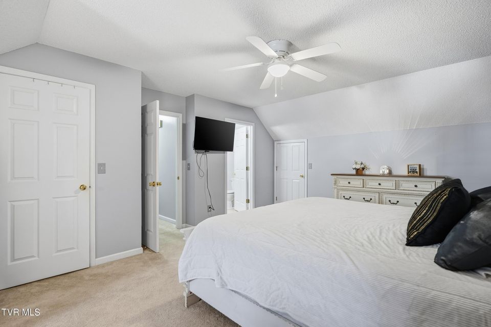 Photo #13: 504 Hallbrook Drive 