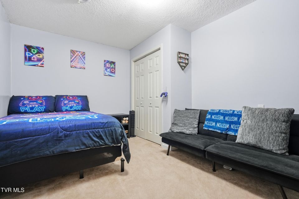 Photo #16: 504 Hallbrook Drive 