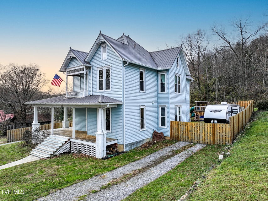 Photo #5: 220 Unaka Street