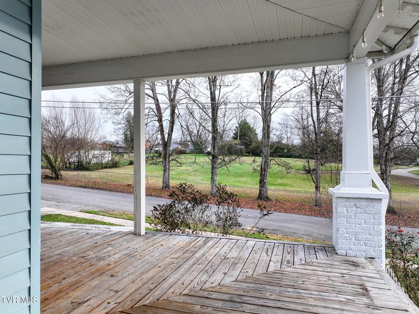 Photo #15: 220 Unaka Street