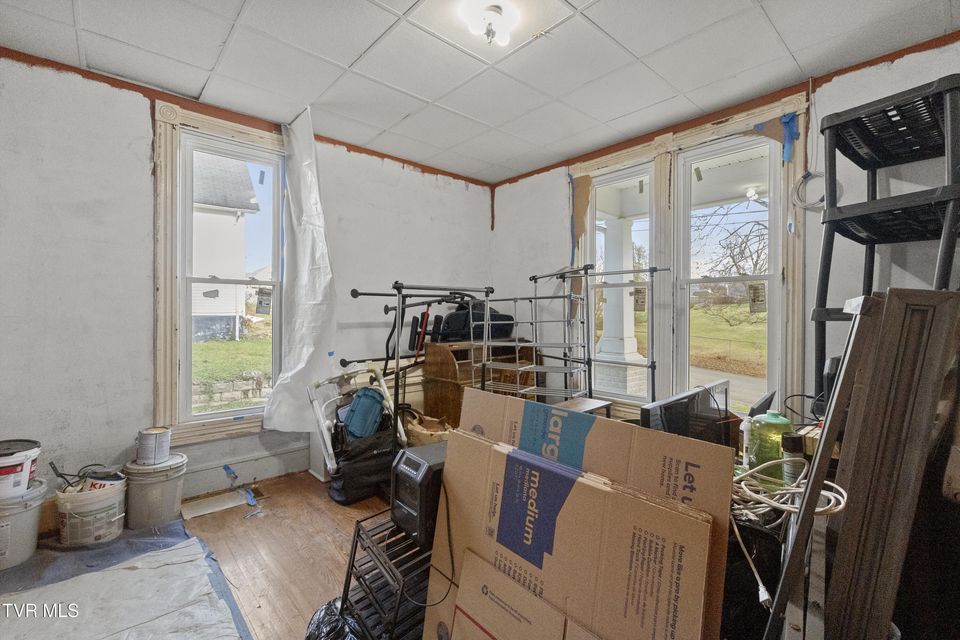 Photo #32: 220 Unaka Street