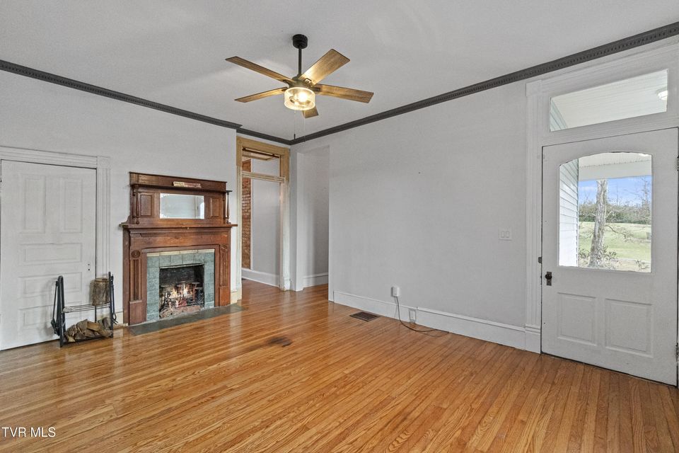 Photo #20: 220 Unaka Street