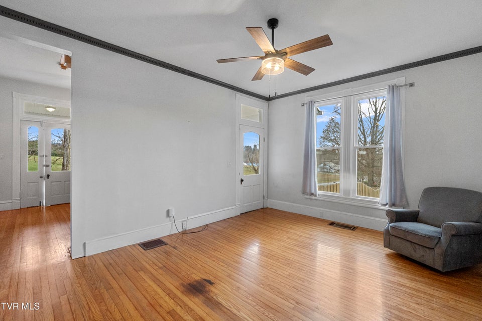 Photo #22: 220 Unaka Street