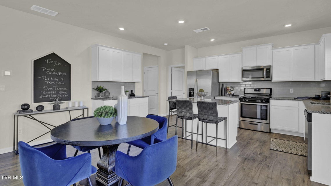 Photo #11: 559 Fieldcrest Road 