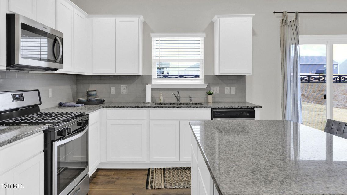 Photo #18: 559 Fieldcrest Road 