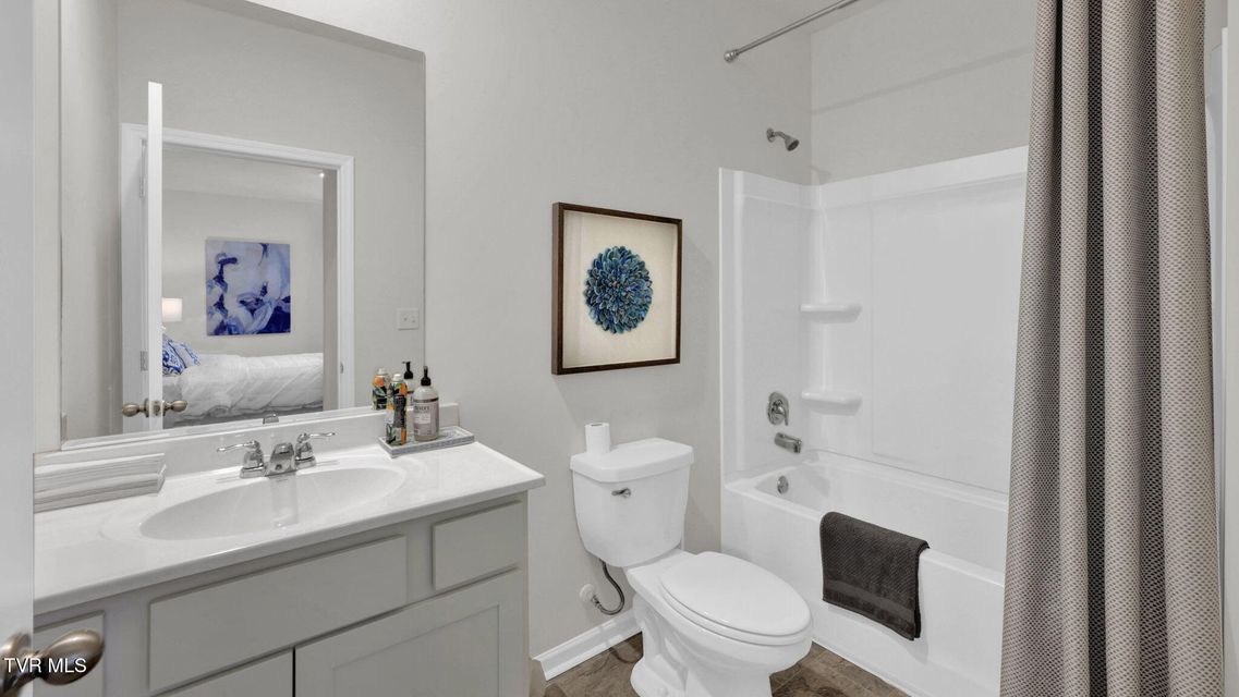 Photo #22: 559 Fieldcrest Road 