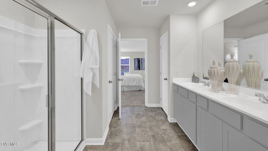 Photo #36: 559 Fieldcrest Road 