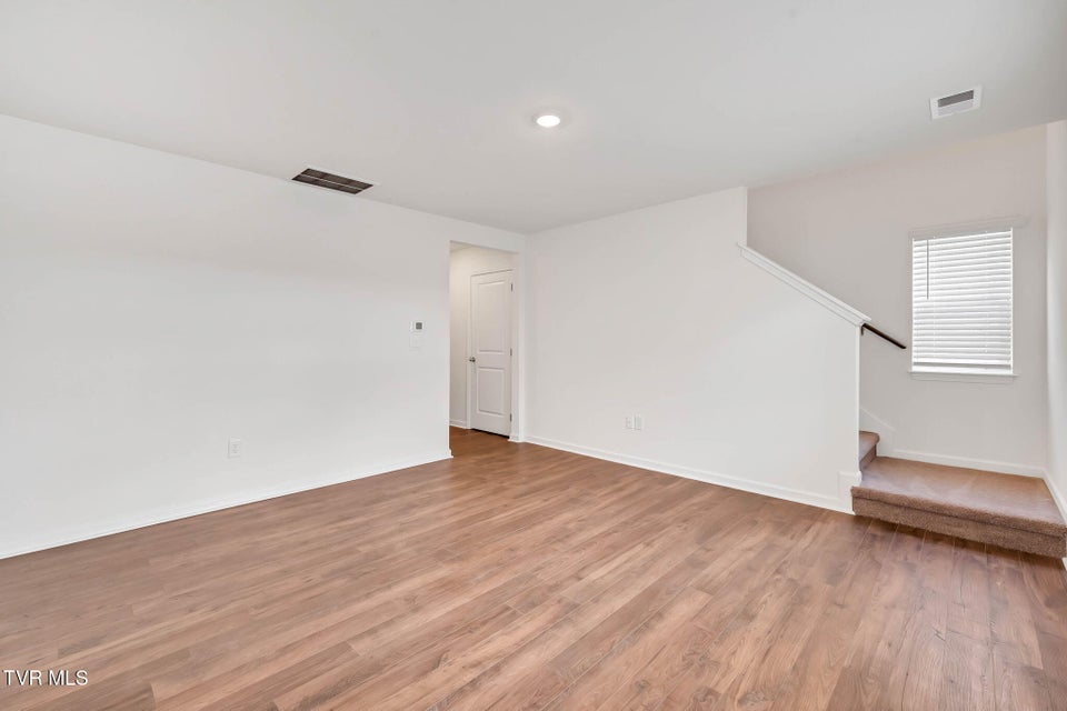 Photo #8: 1137 Aspen Terrace 