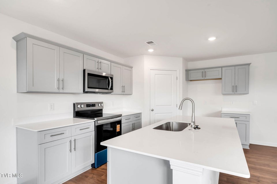 Photo #4: 1137 Aspen Terrace 