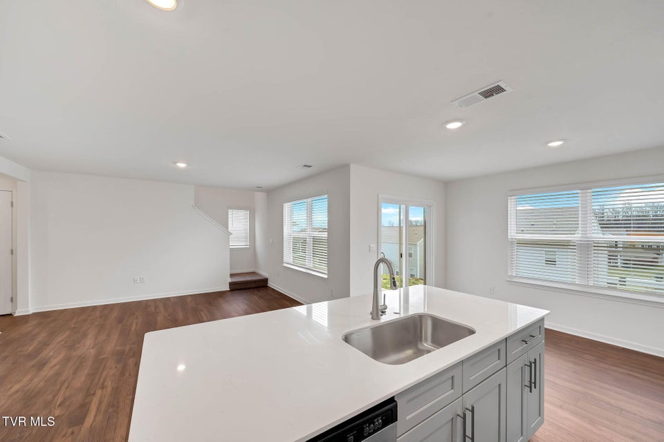 Photo #6: 1137 Aspen Terrace 