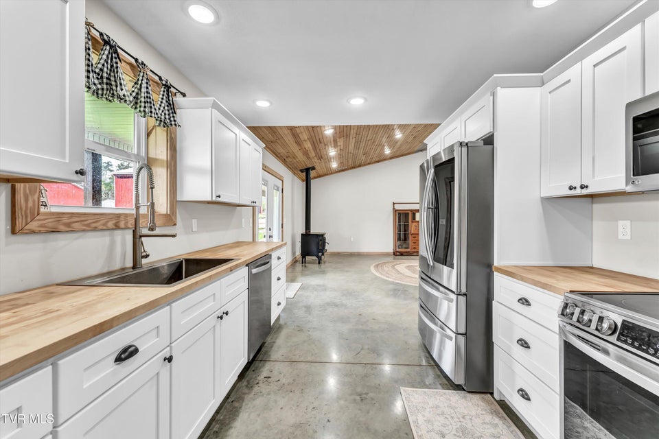 Photo #9: 4144 Back Valley Road