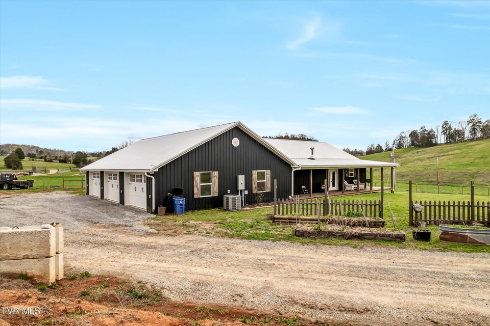 Photo #37: 4144 Back Valley Road